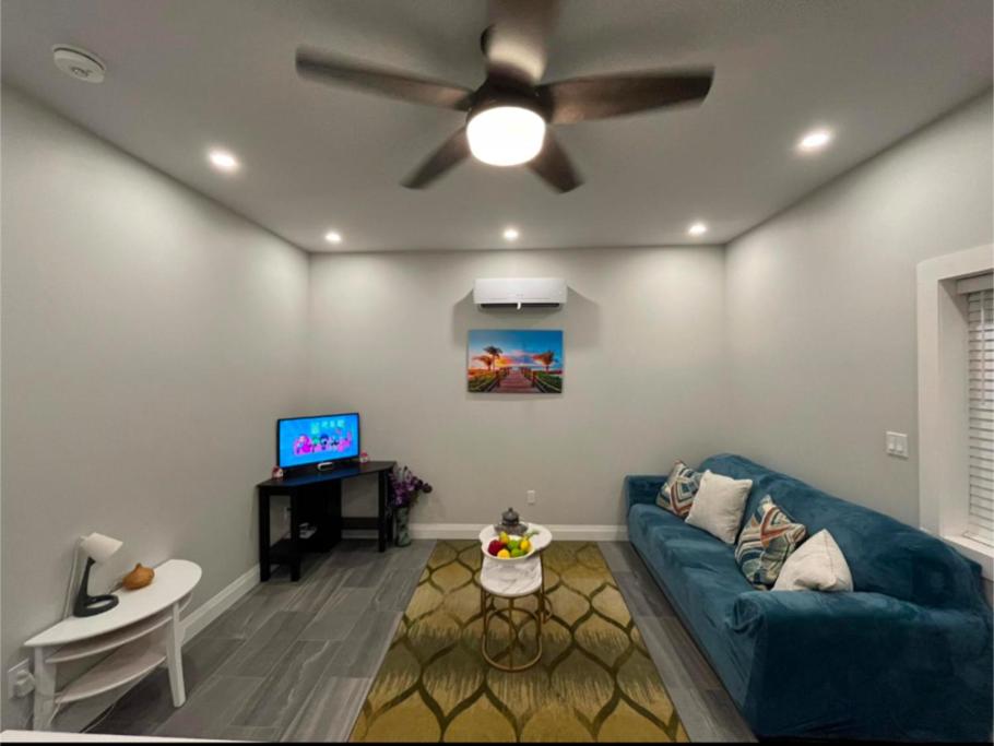 Cambridge Vacations - Home in Cambridge - Detached - Property Image 7