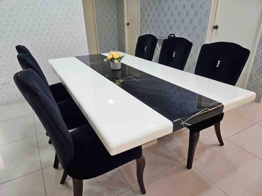 Luna Suites Mutiara Anggerik