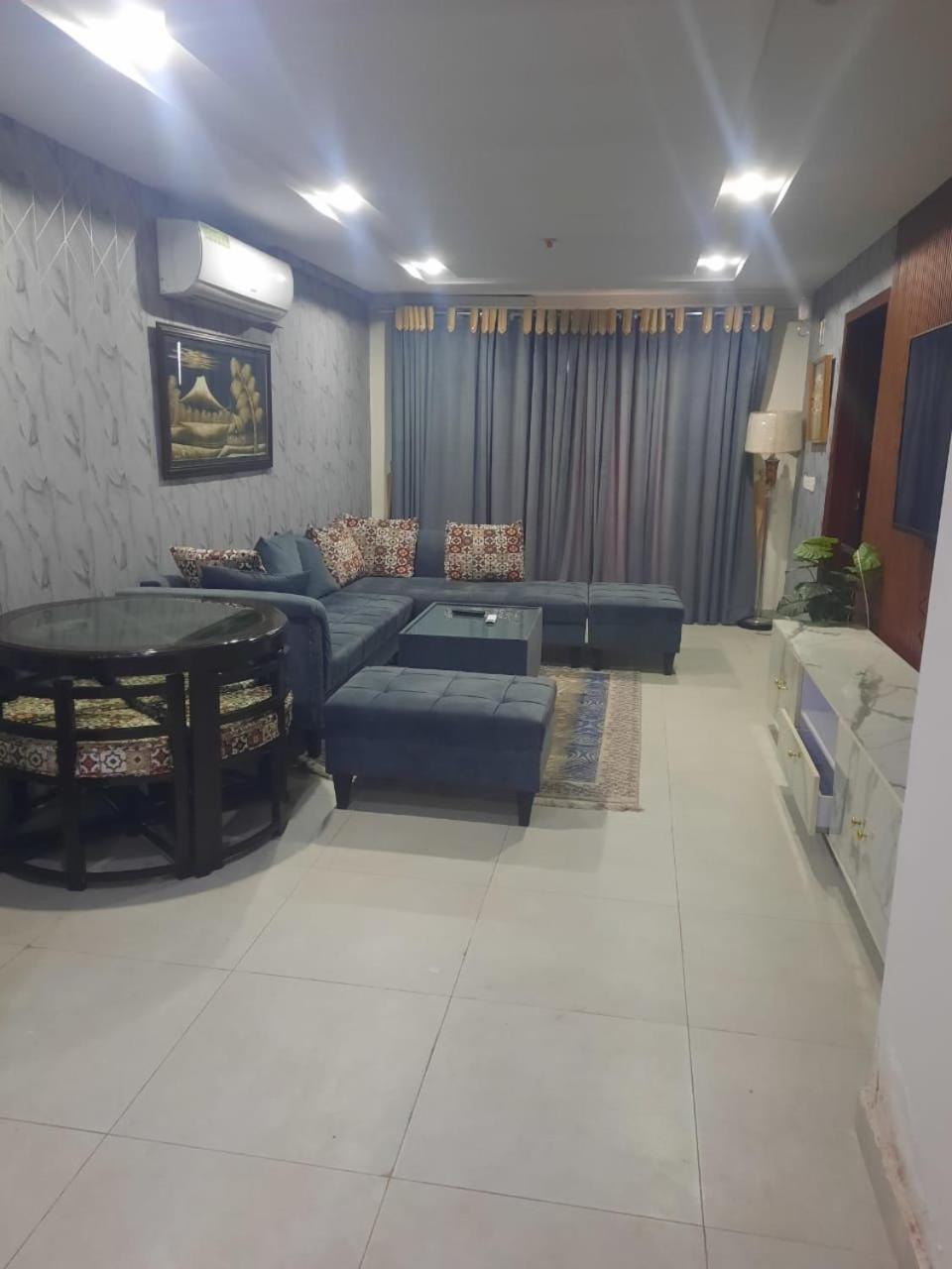 Gulberg greens luxus mall view 5