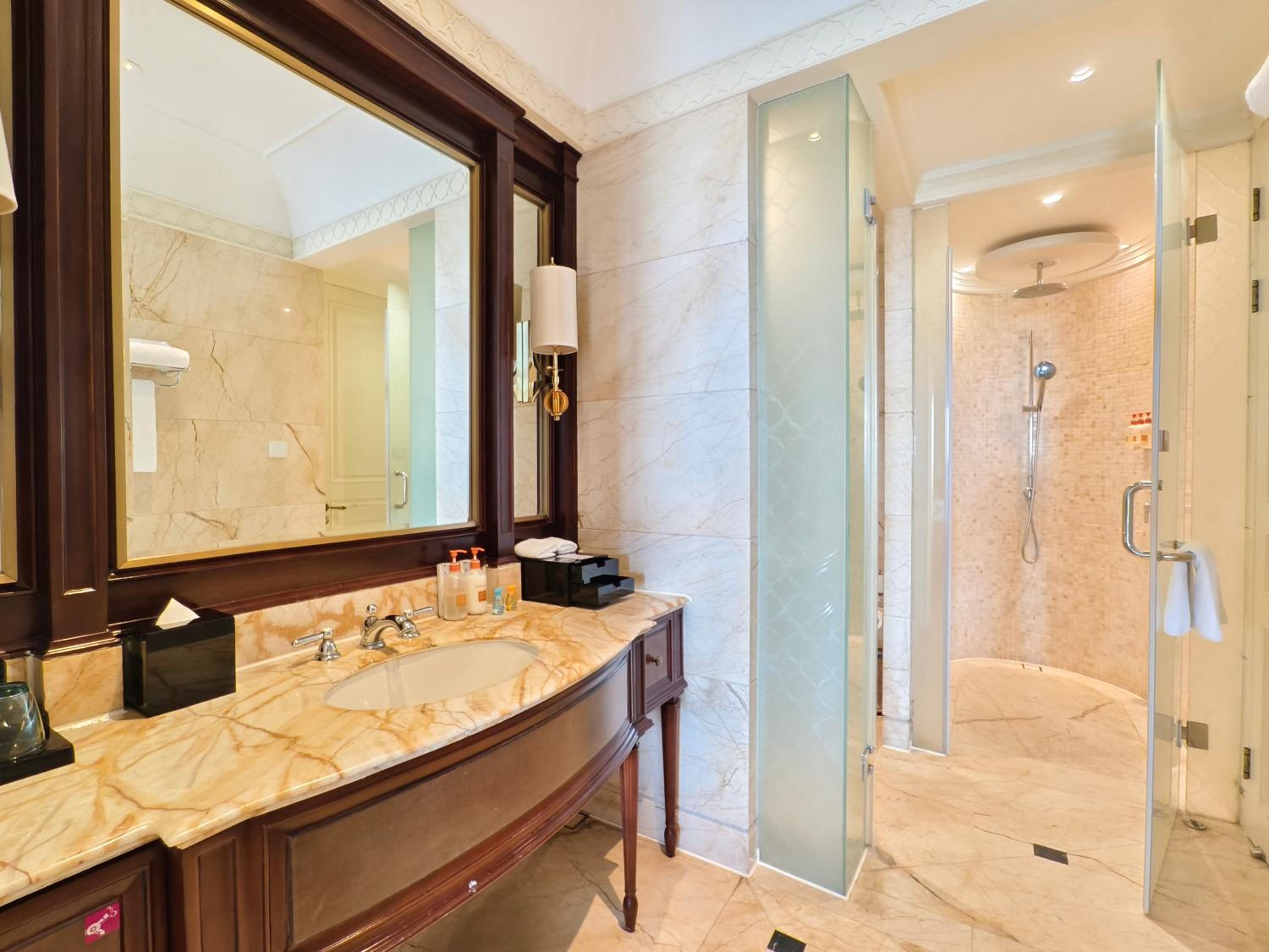 Crowne Plaza Resort Sanya Bay by IHG