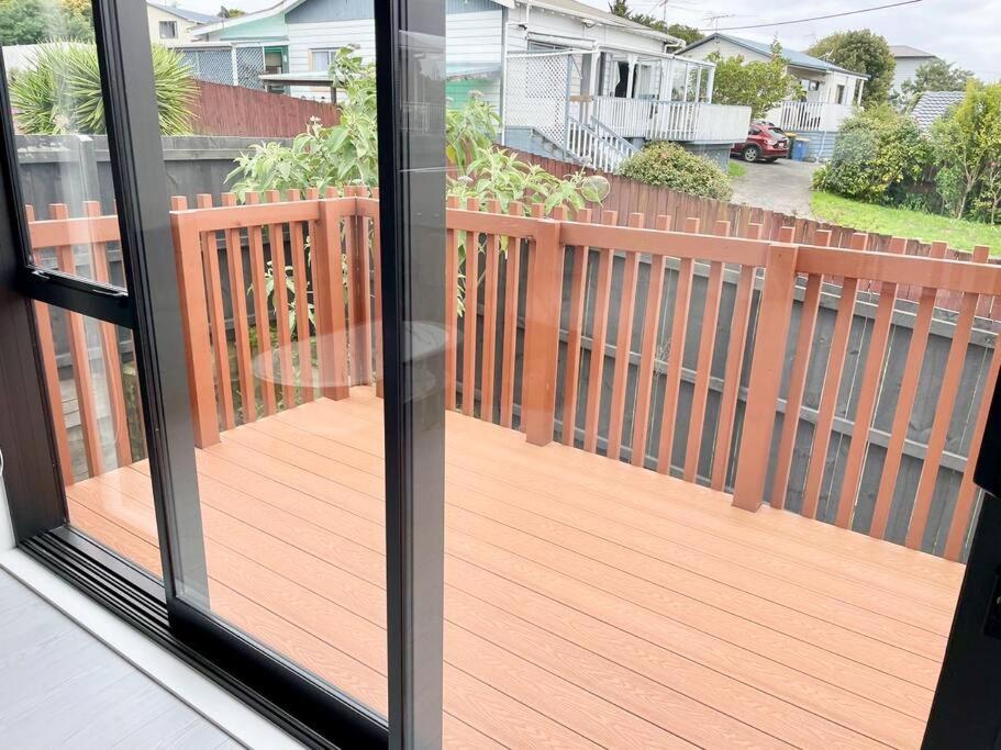 Townhouse in New Lynn view 3