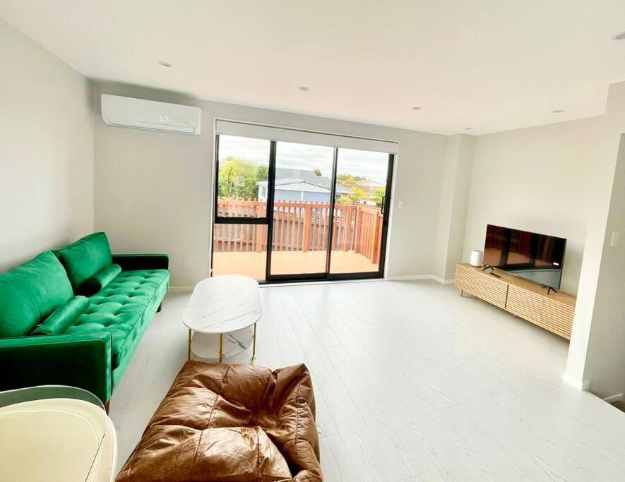 Townhouse in New Lynn view 2