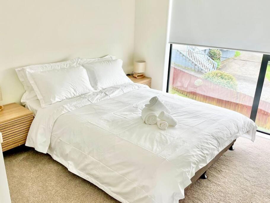 Townhouse in New Lynn view 5