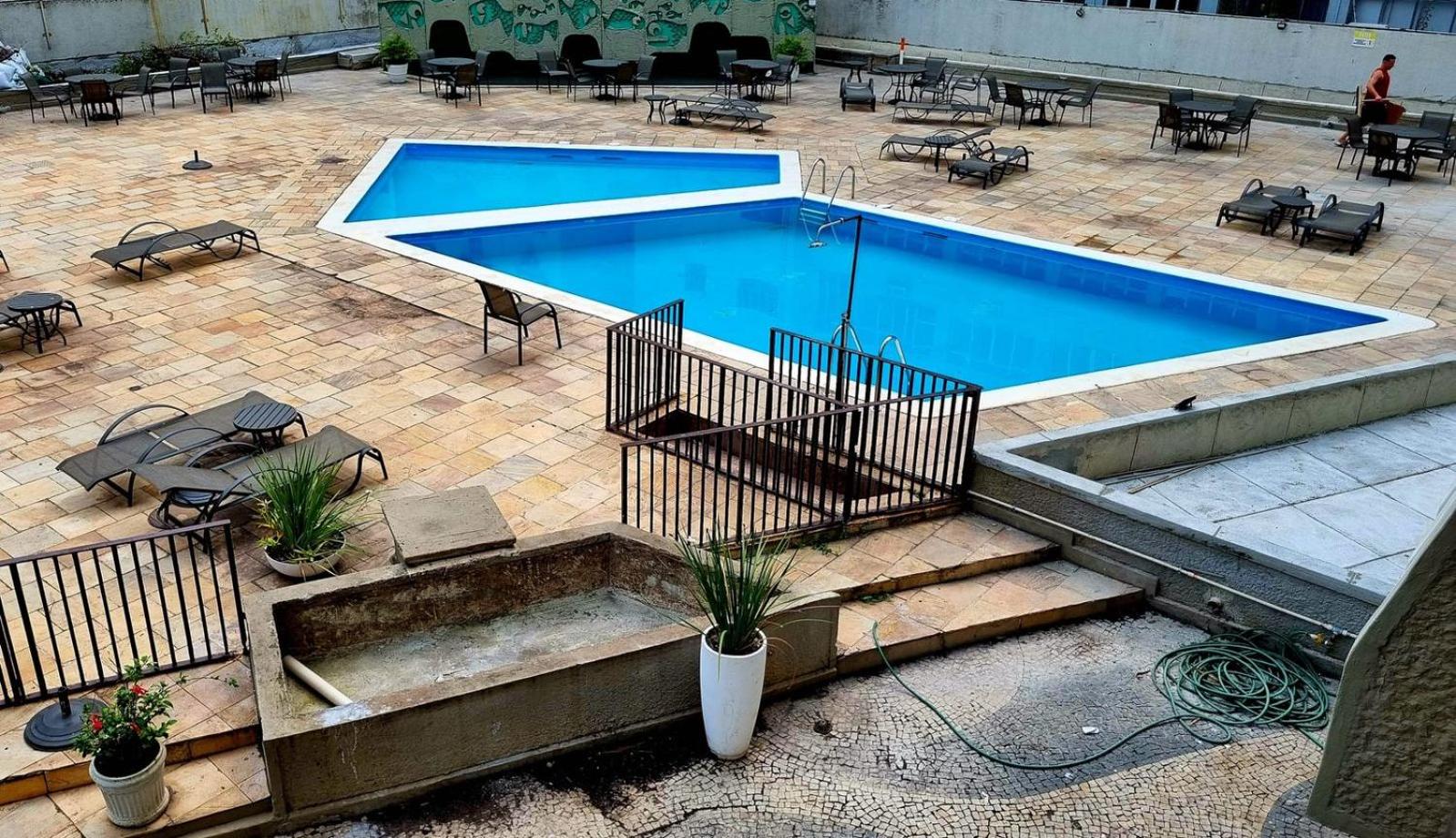 Apart Hotel 2 quadras da praia