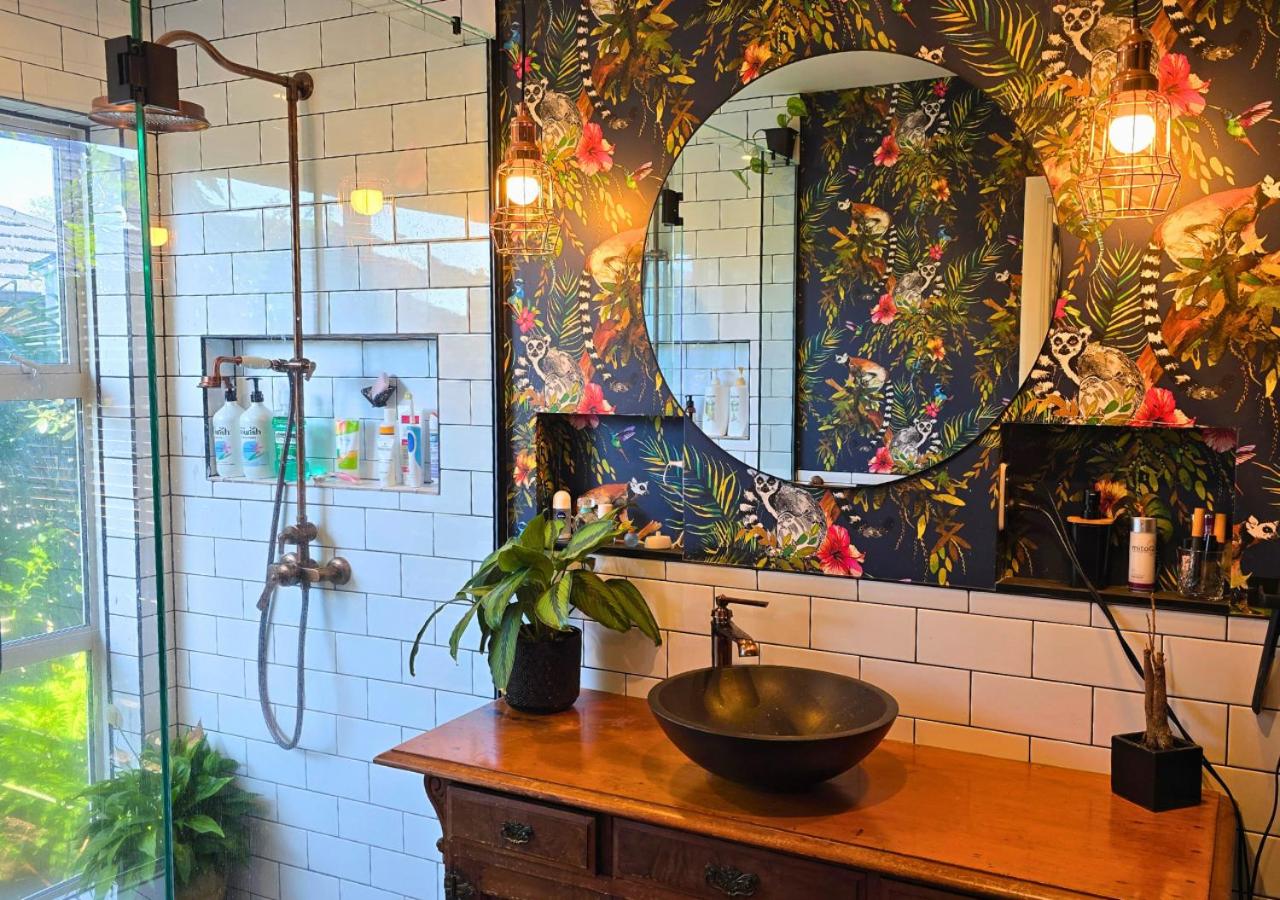 Tairua Garden Hideaway - Homestay with Private Room view 4