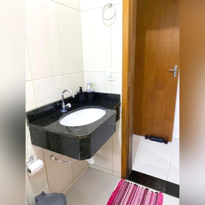 Casa Completa individual em Peruibe 2 Quartos