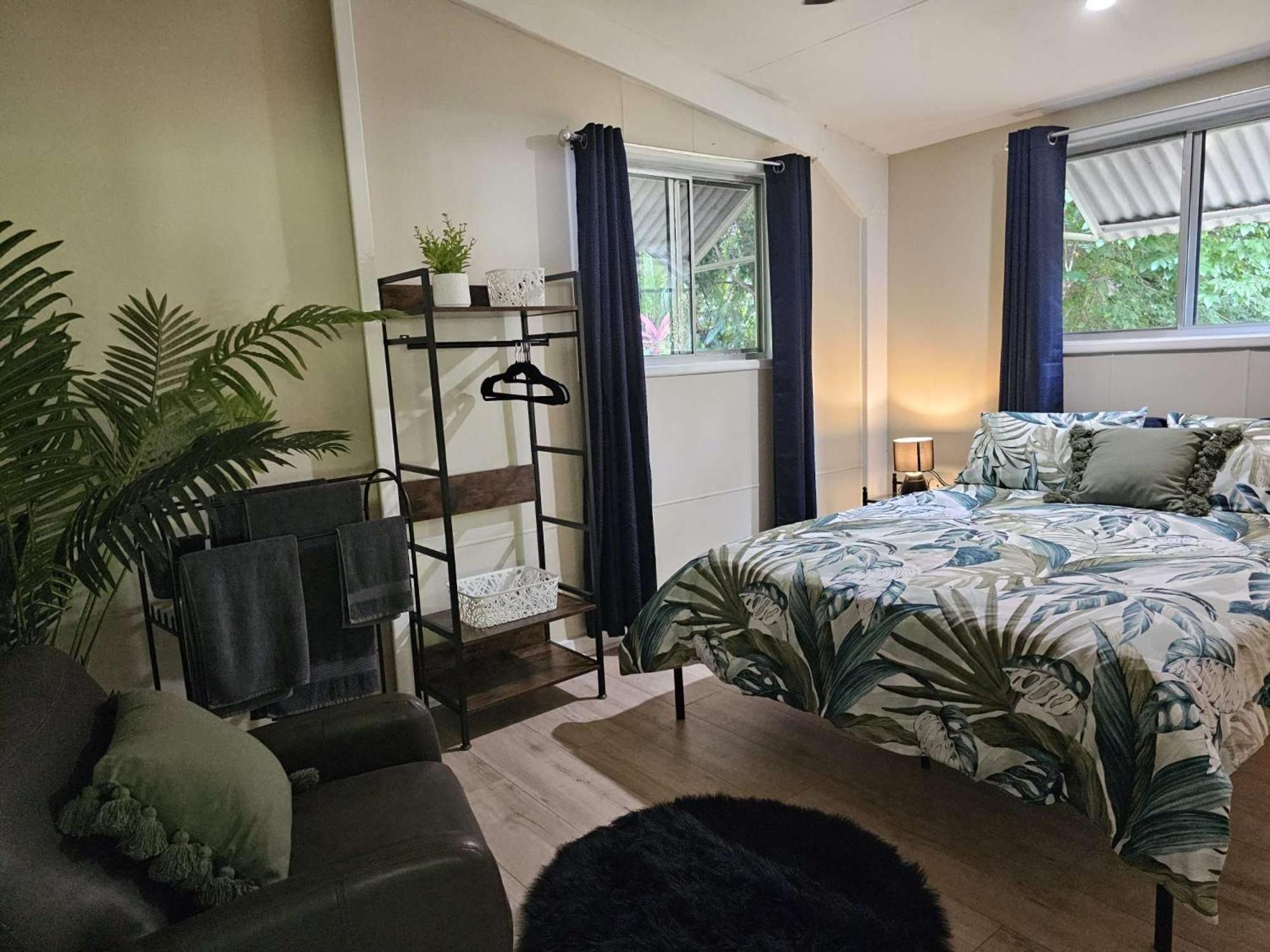 Alena Star House, Eco Retreat With Pool, Prime Position