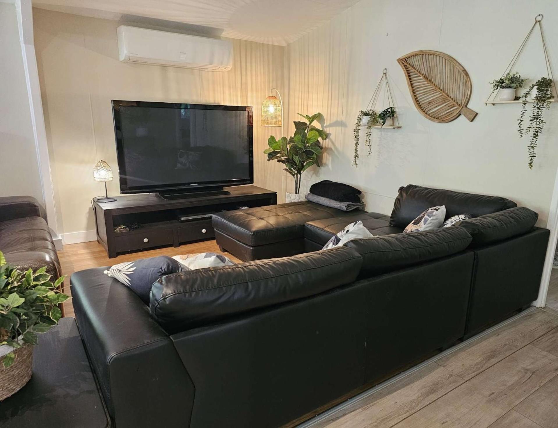Alena Star House, Eco Retreat With Pool, Prime Position