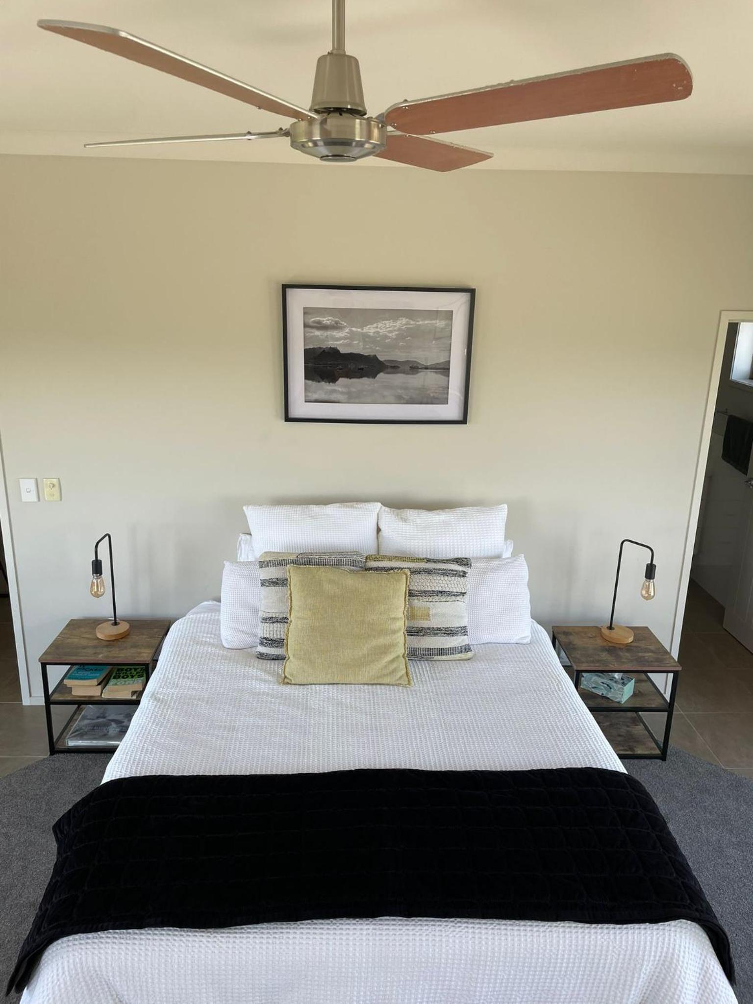 Views to unwind - self contained unit w/king bed view 4