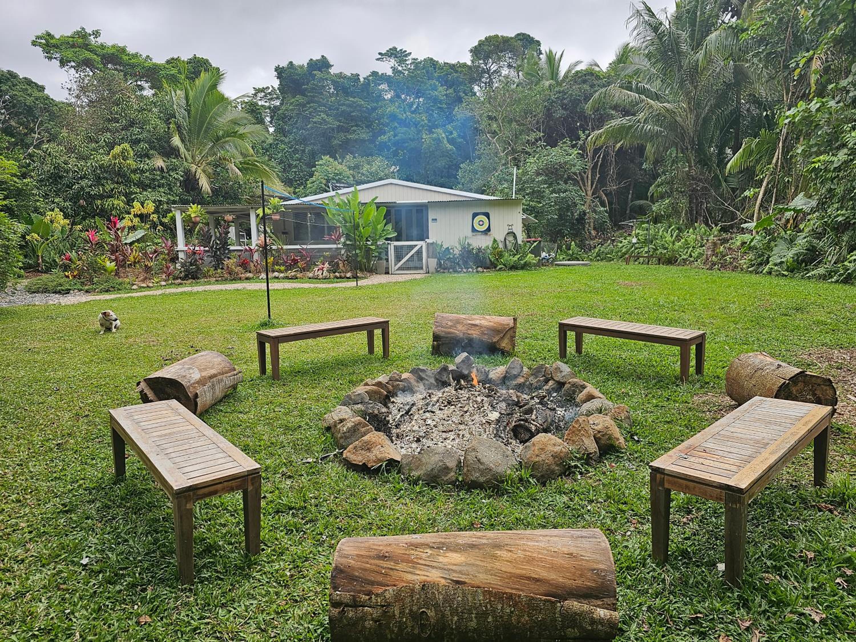 Alena Star House, Eco Retreat With Pool, Prime Position