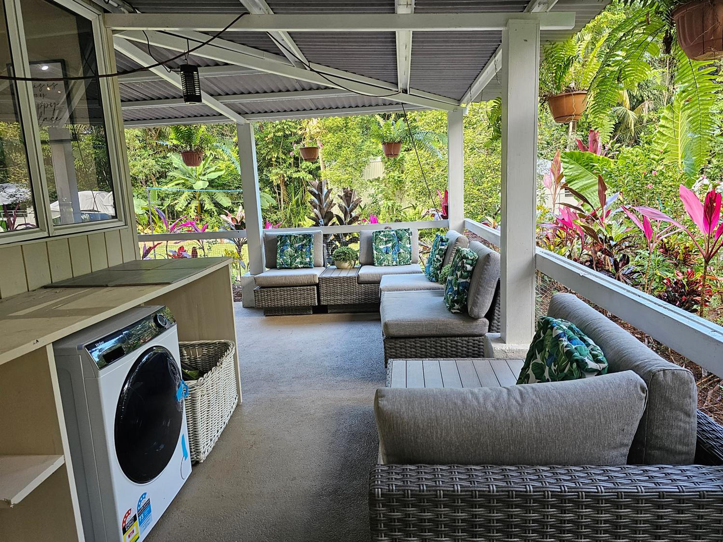 Alena Star House, Eco Retreat With Pool, Prime Position