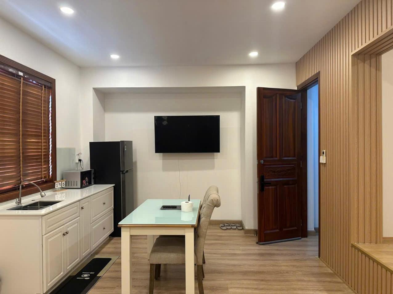 B786 Airport Homestay