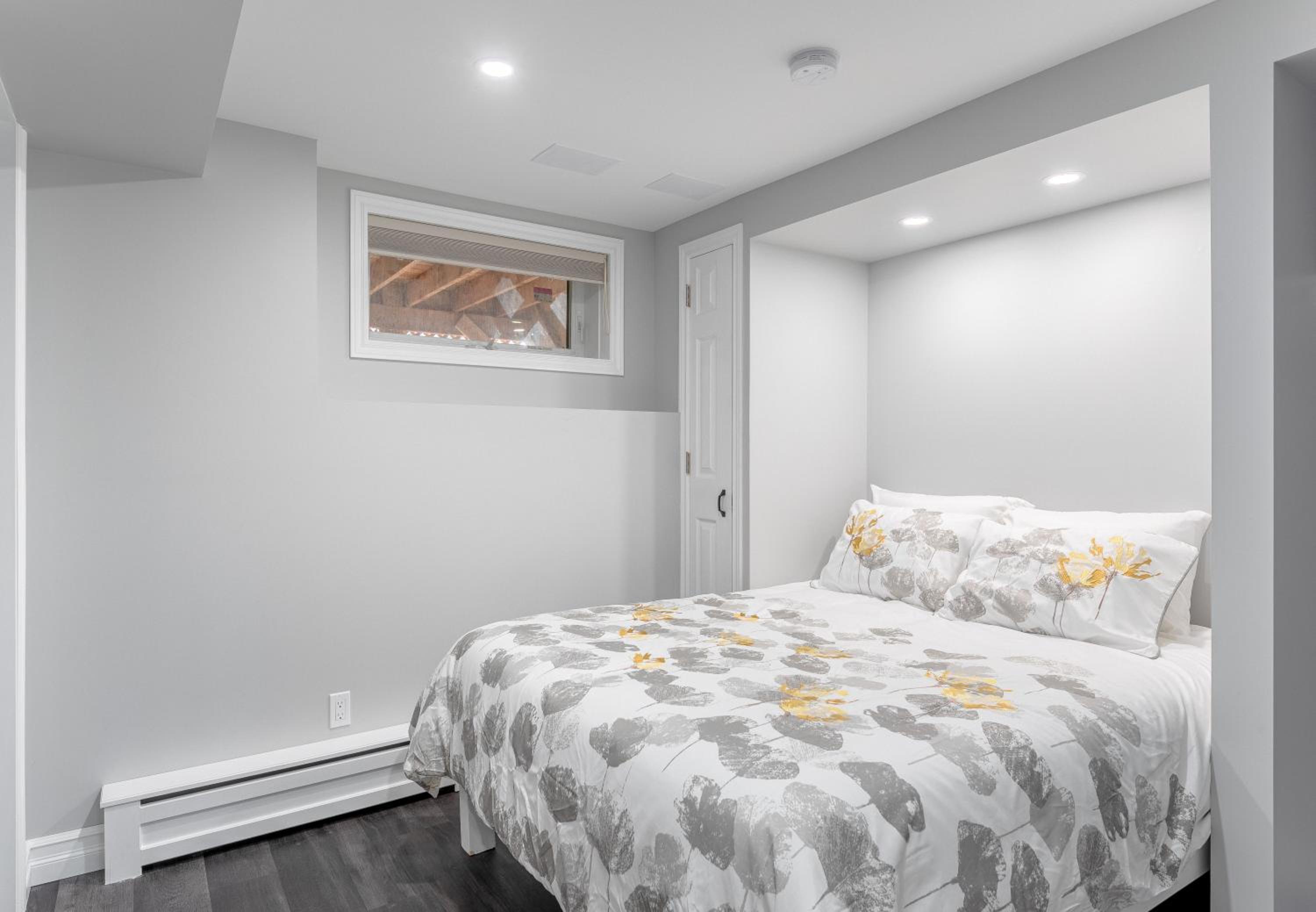 Downtown 1BR, 1Bath BSMT Suite
