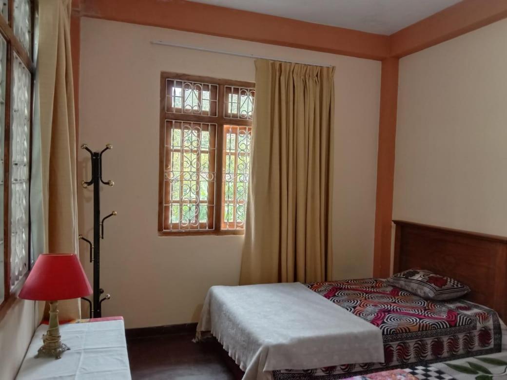 Shane HomeStay