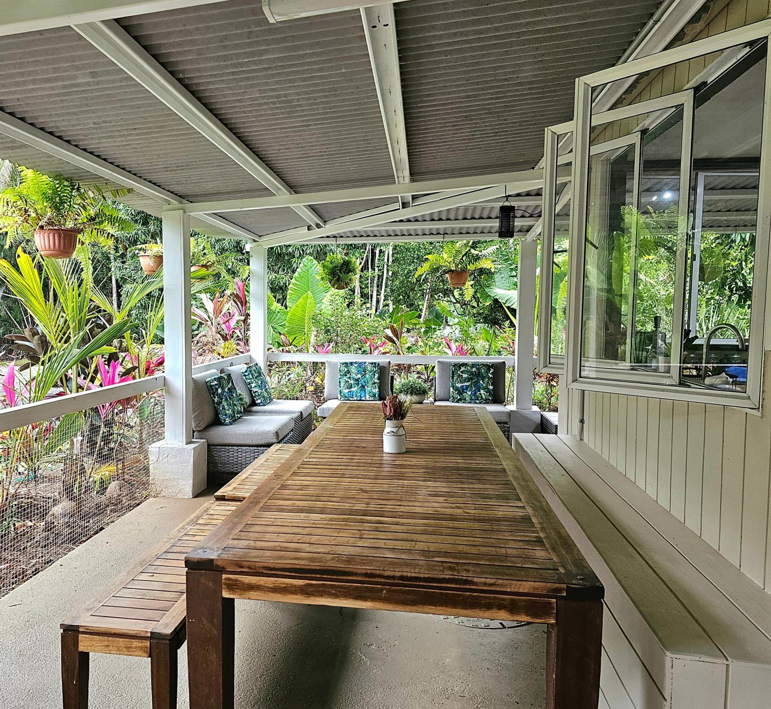 Alena Star House, Eco Retreat With Pool, Prime Position