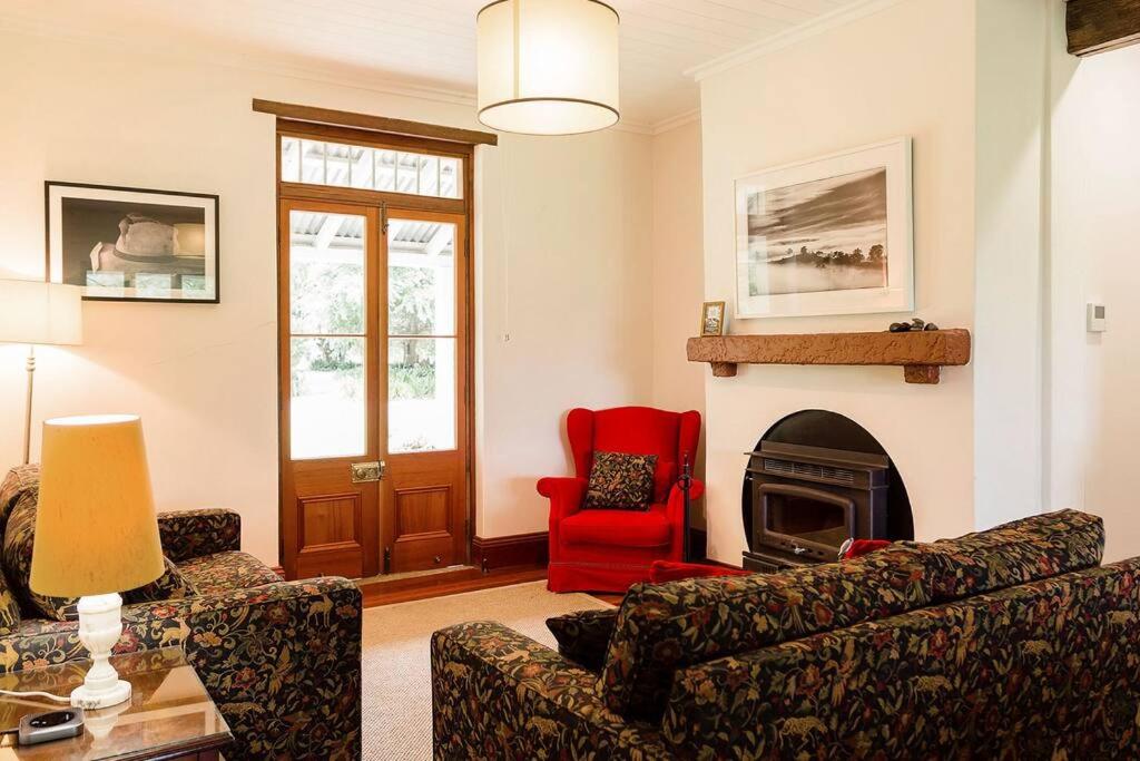 Old Duninald House - Historic Farmhouse Experience