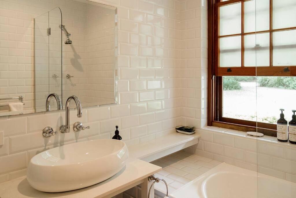 Old Duninald House - Historic Farmhouse Experience