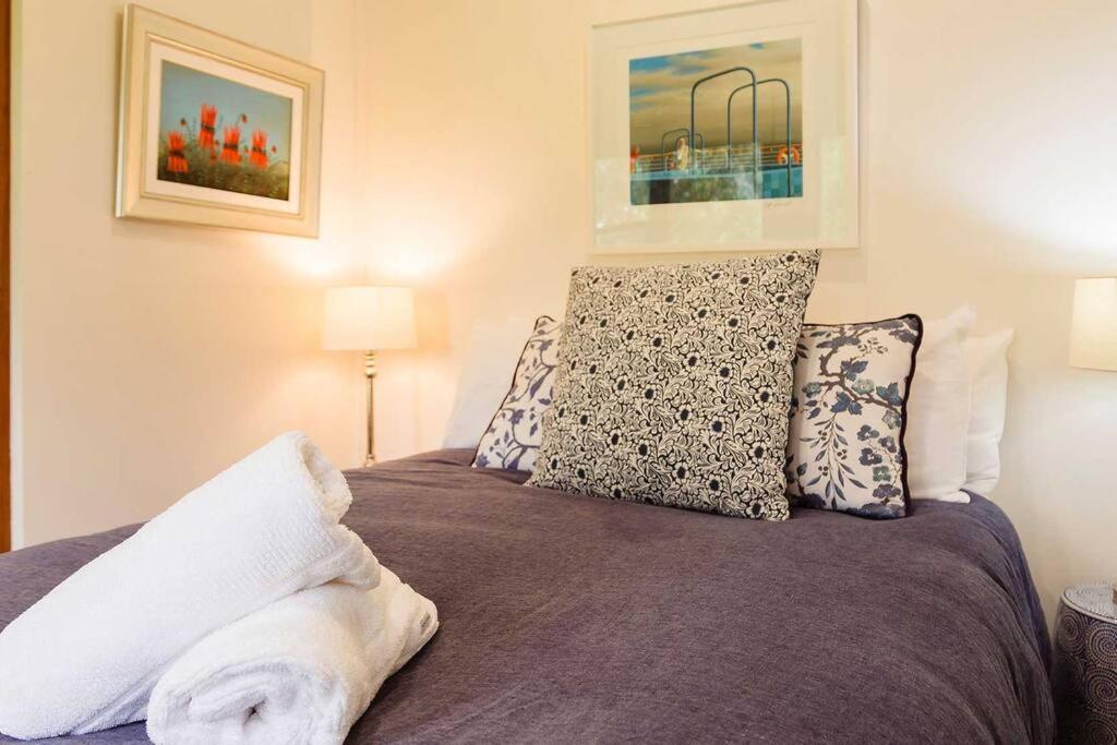 Old Duninald House - Historic Farmhouse Experience