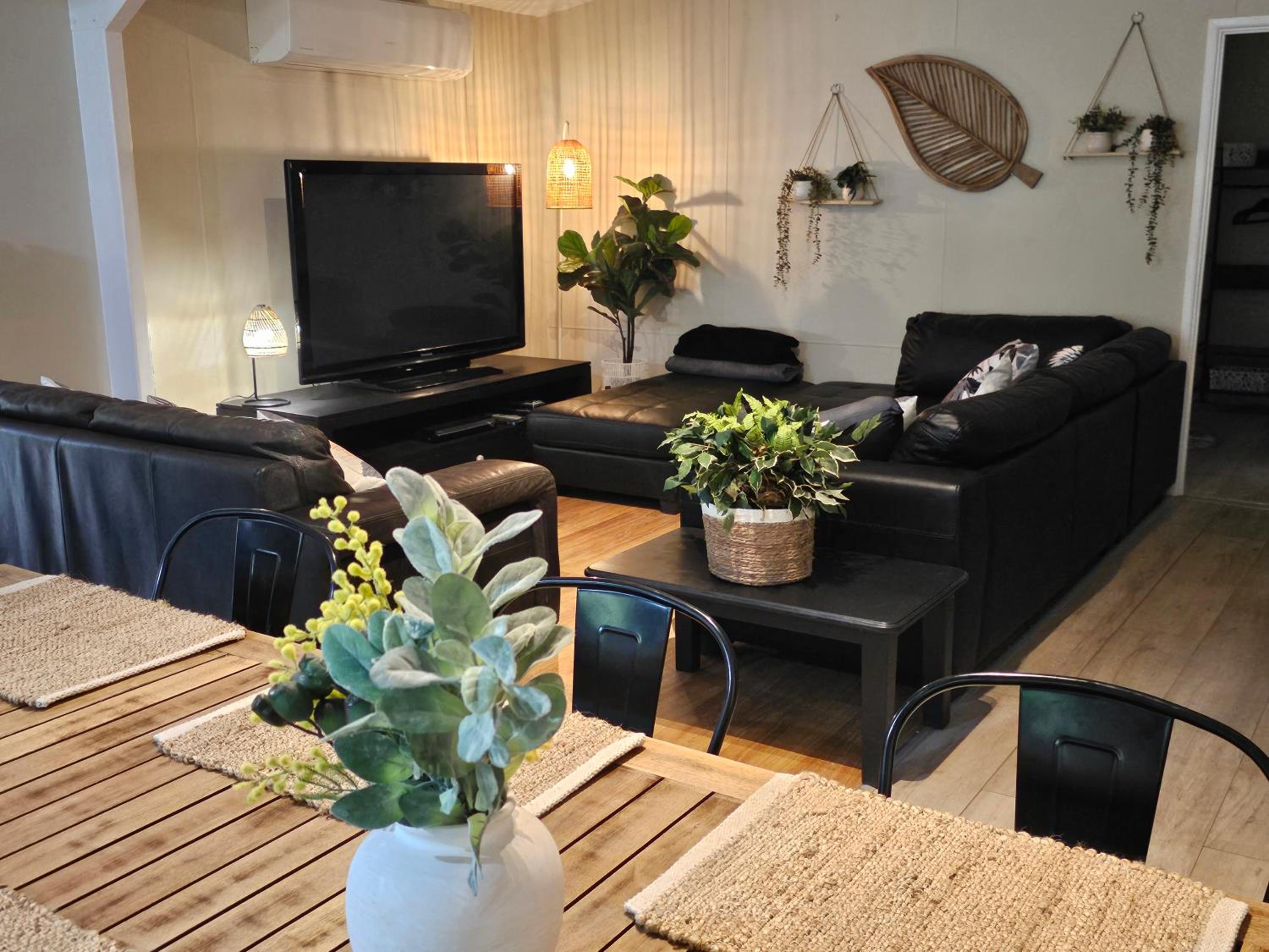 Alena Star House, Eco Retreat With Pool, Prime Position