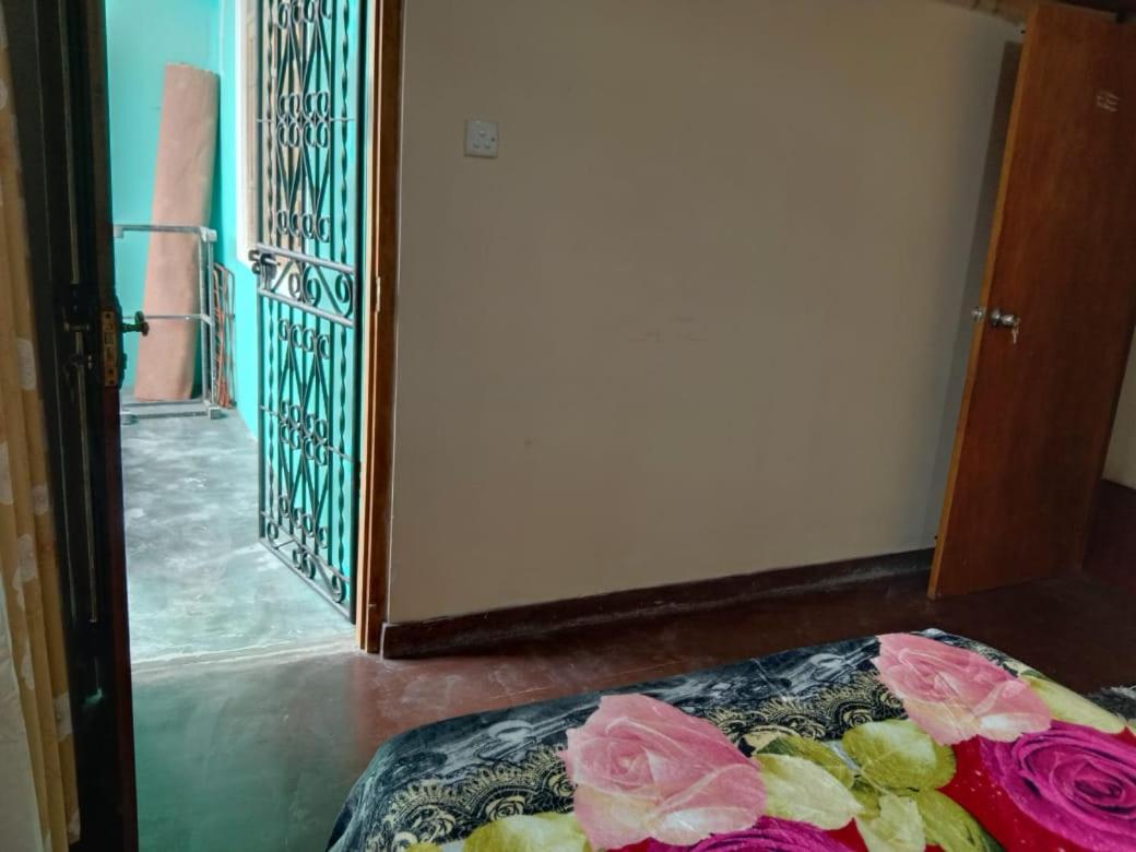 Shane HomeStay