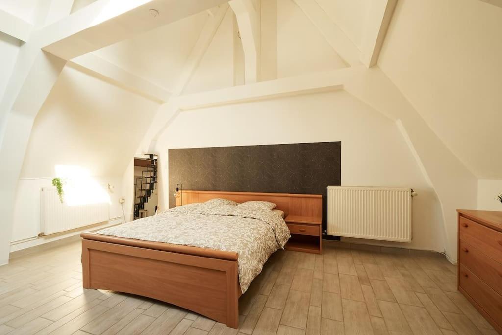 Grand studio center of Mons