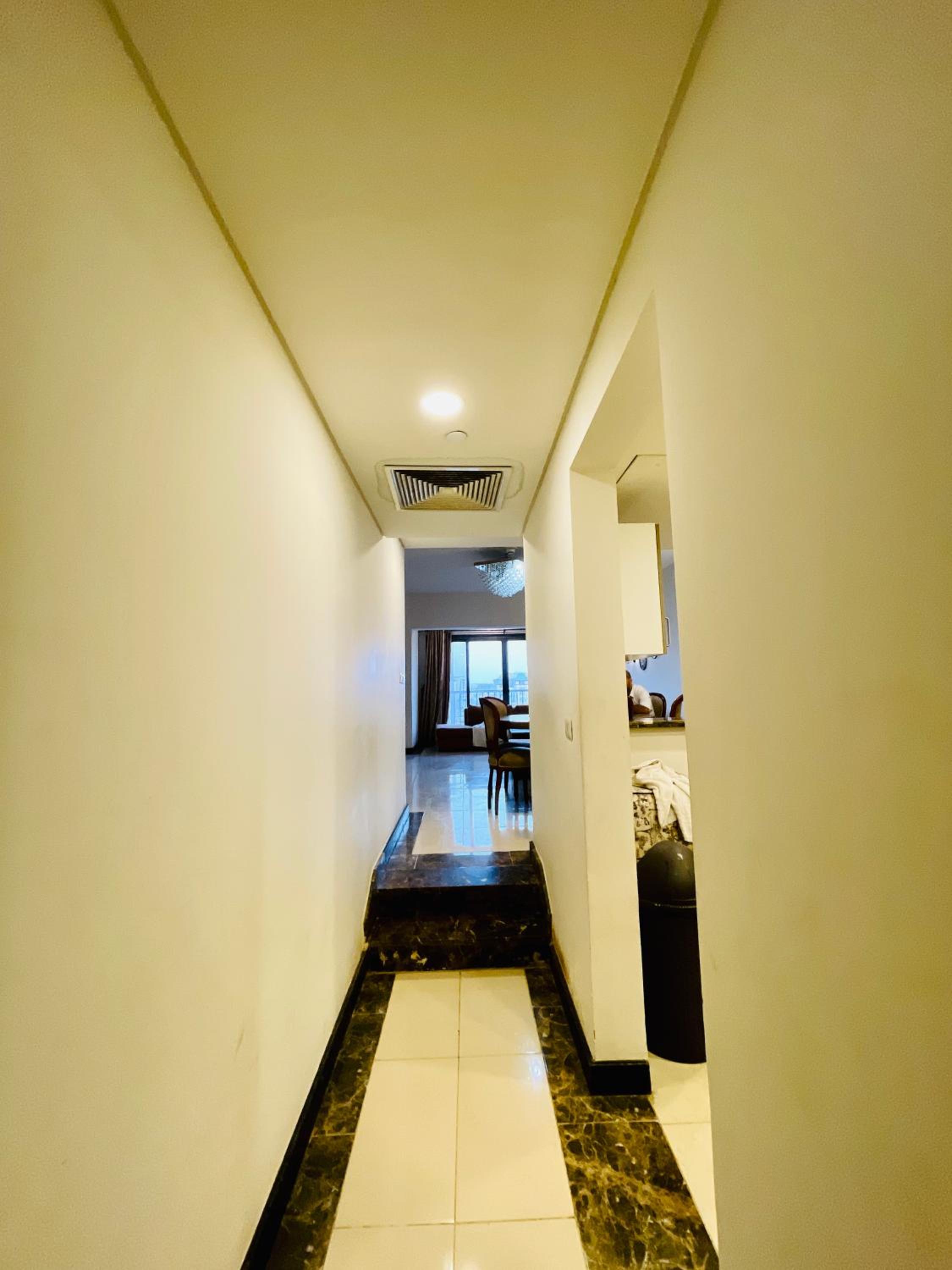 2 Bedrooms Pool View Duplex Across Park Mall