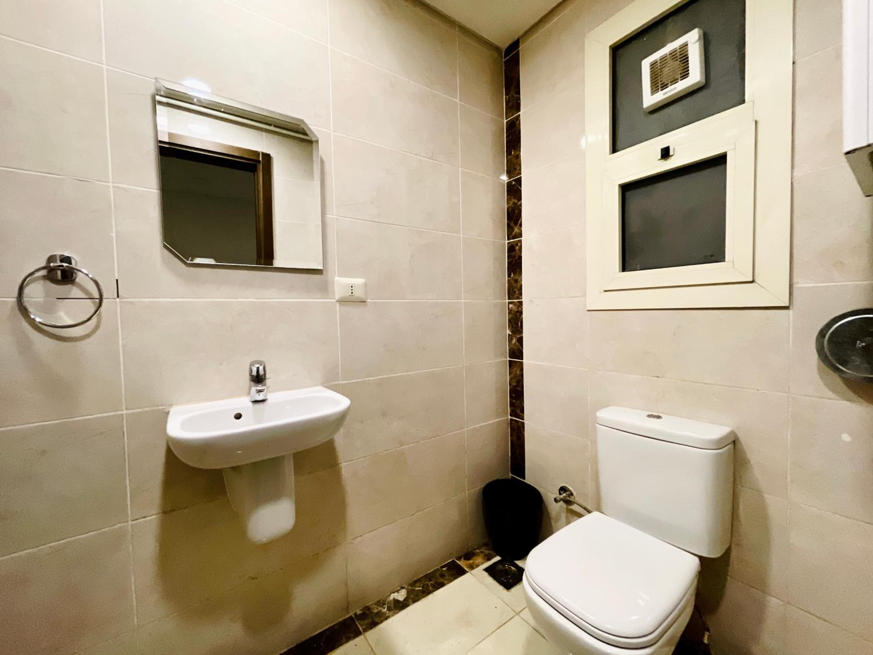 2 Bedrooms Pool View Duplex Across Park Mall