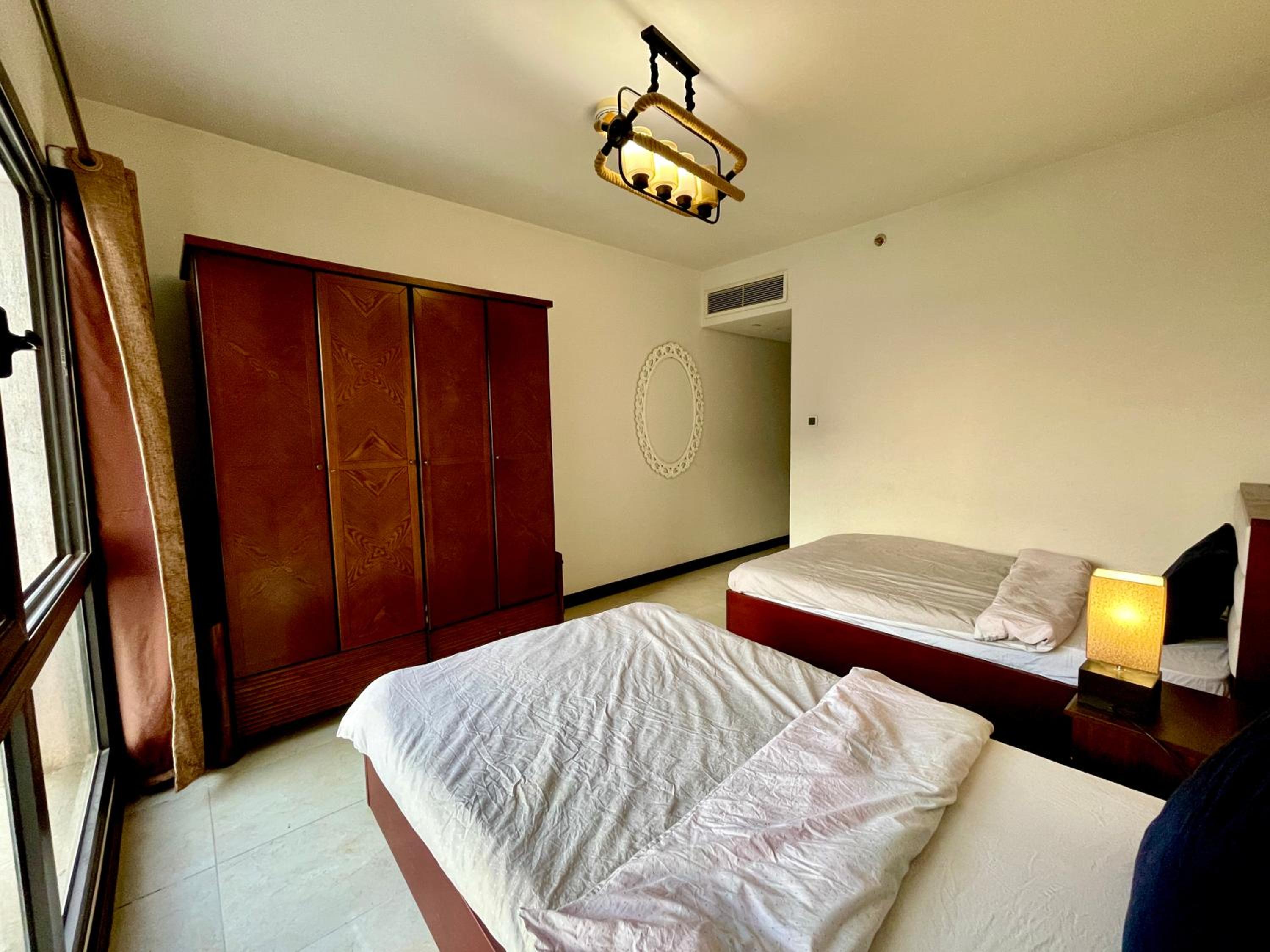 2 Bedrooms Pool View Duplex Across Park Mall