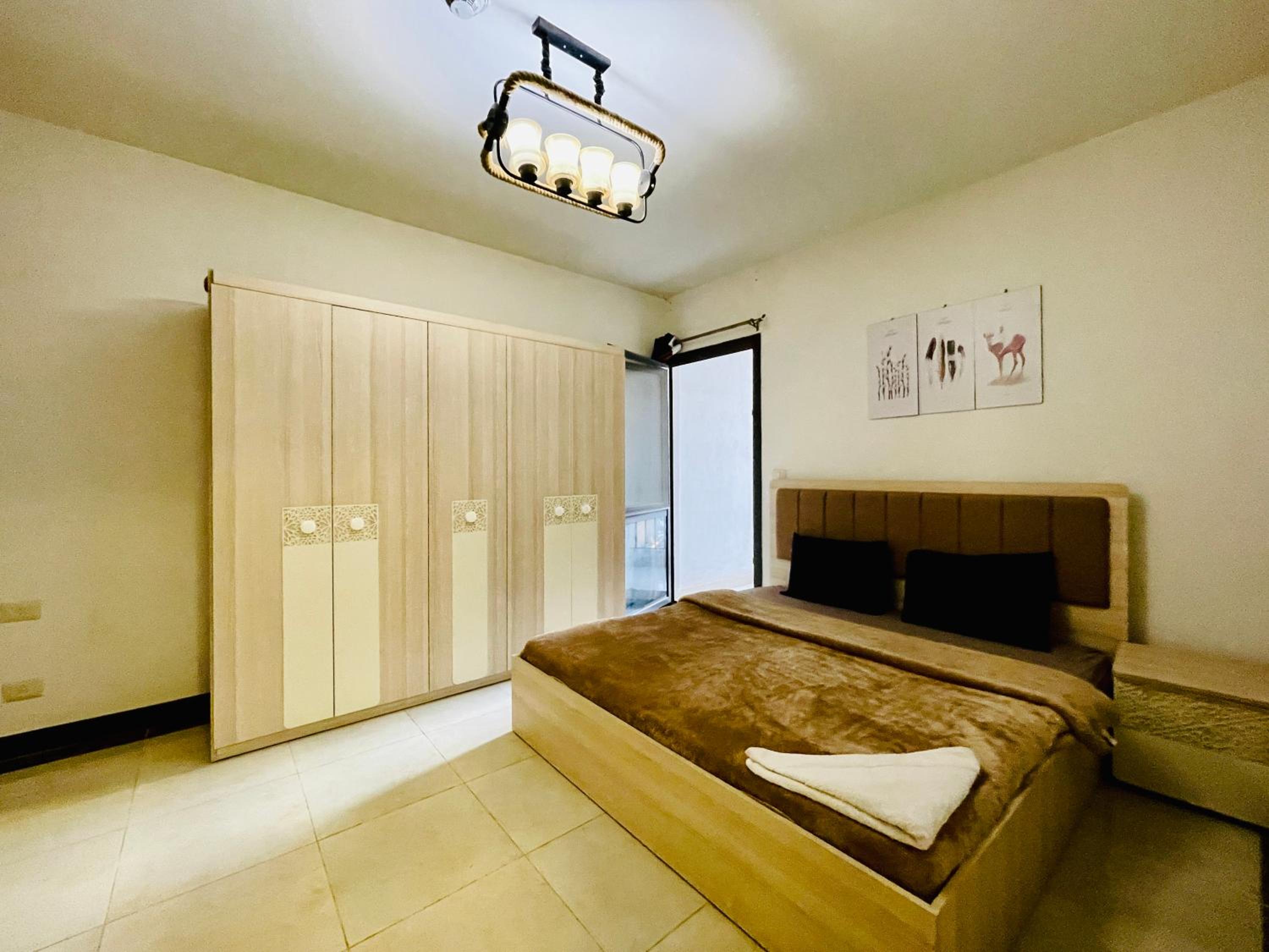 2 Bedrooms Pool View Duplex Across Park Mall
