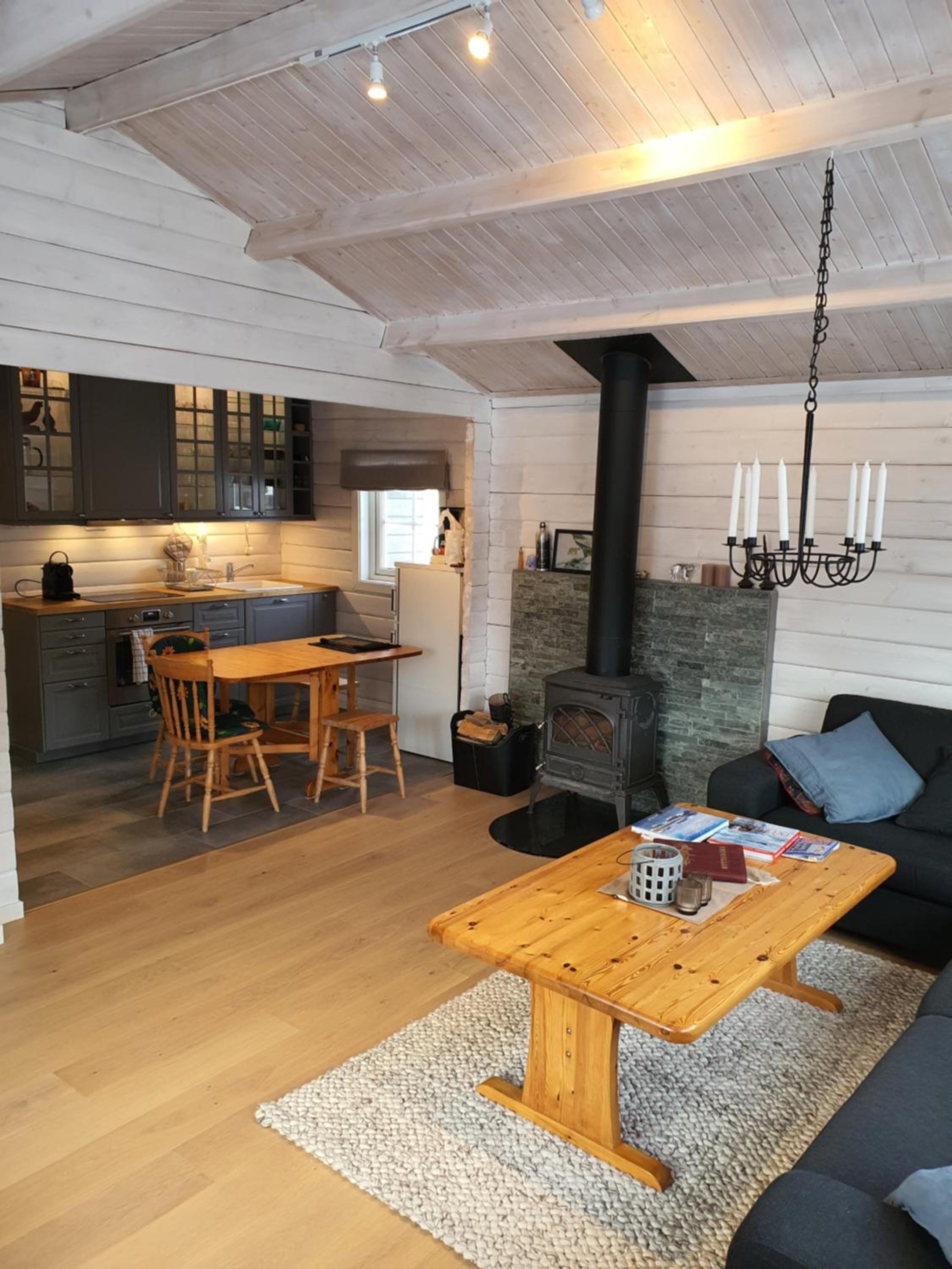 Lyngen Alps Cabin with Sauna, Northern Lights & Ski Touring, 1h from Tromsø view 3