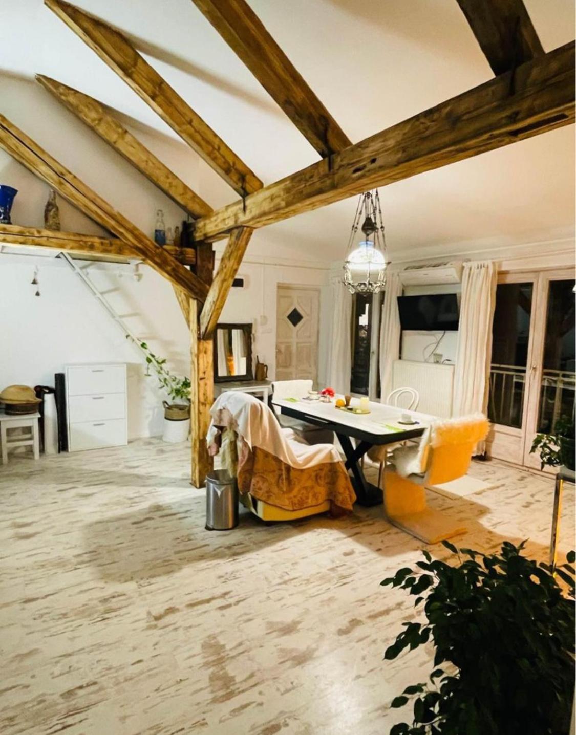 Comfortable room in the heart of Budapest view 5
