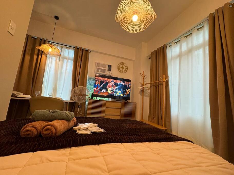 Budget Friendly Staycation walking distance to Venice Mall with Netflix and Wifi view 5