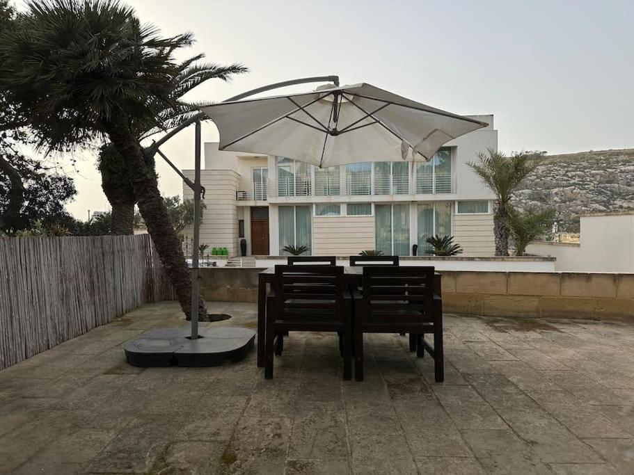 Bizzilla - Family Friendly Maisonette view 2