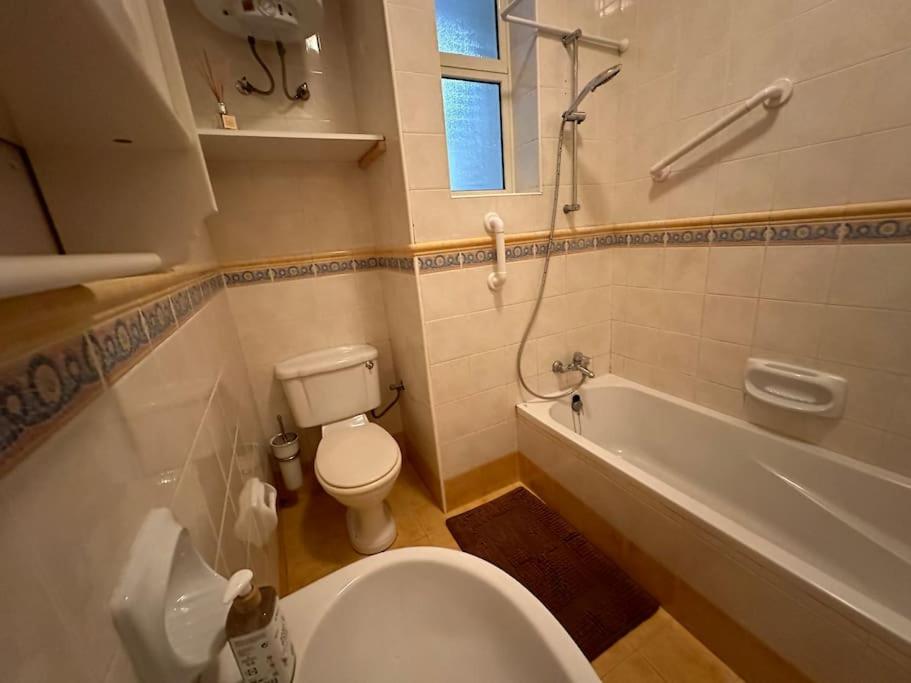 Bizzilla - Family Friendly Maisonette view 3