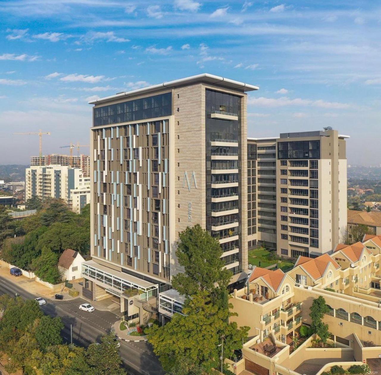 Luxe De Rêve Sandton apartment with City Views