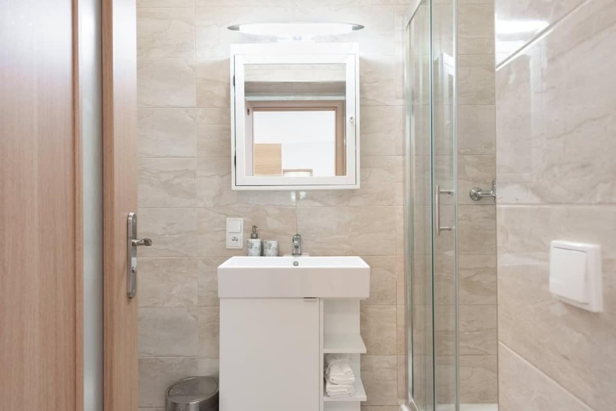 Beautiful Cozy Studio Gem near Old Town