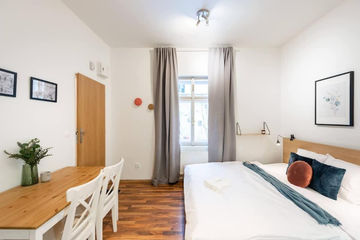 Beautiful Cozy Studio Gem near Old Town
