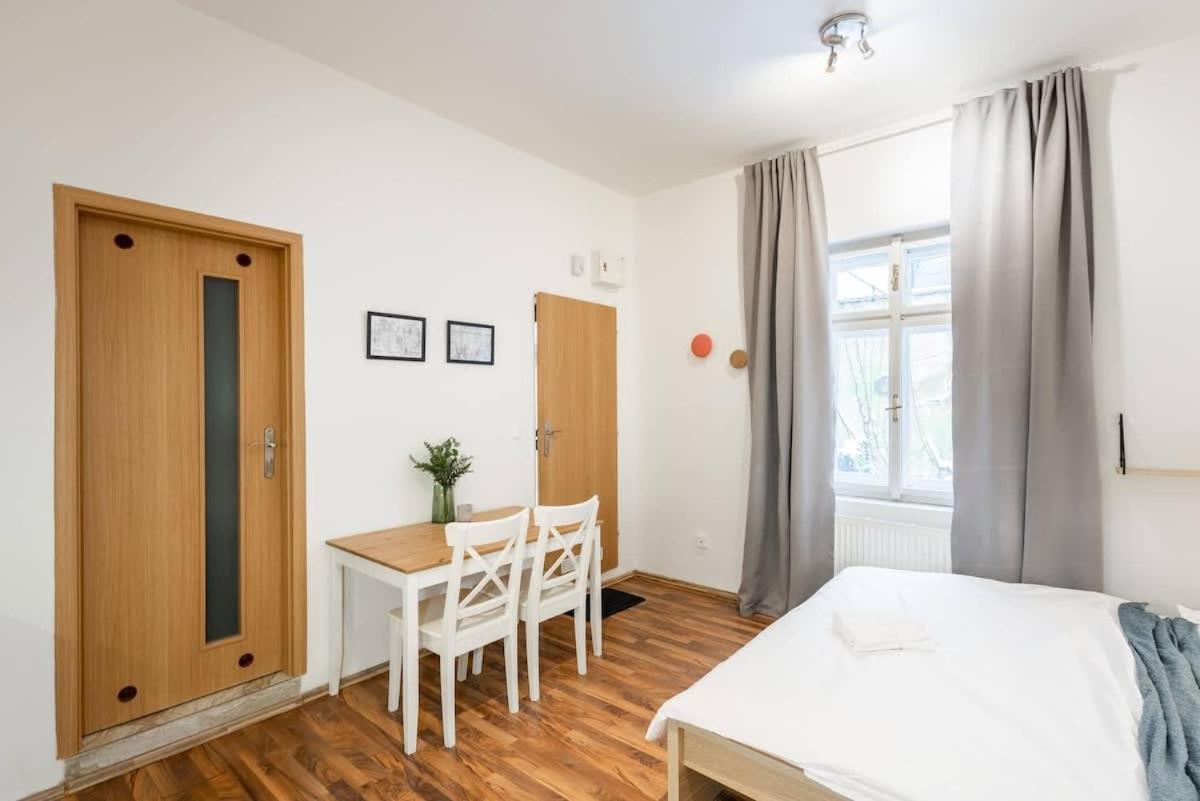 Beautiful Cozy Studio Gem near Old Town