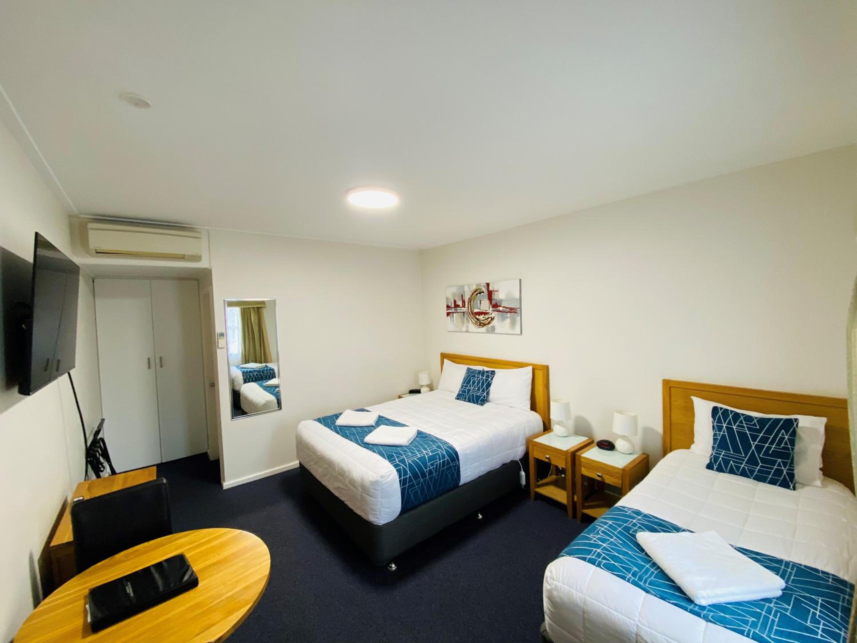 Colonial Lodge Motor Inn