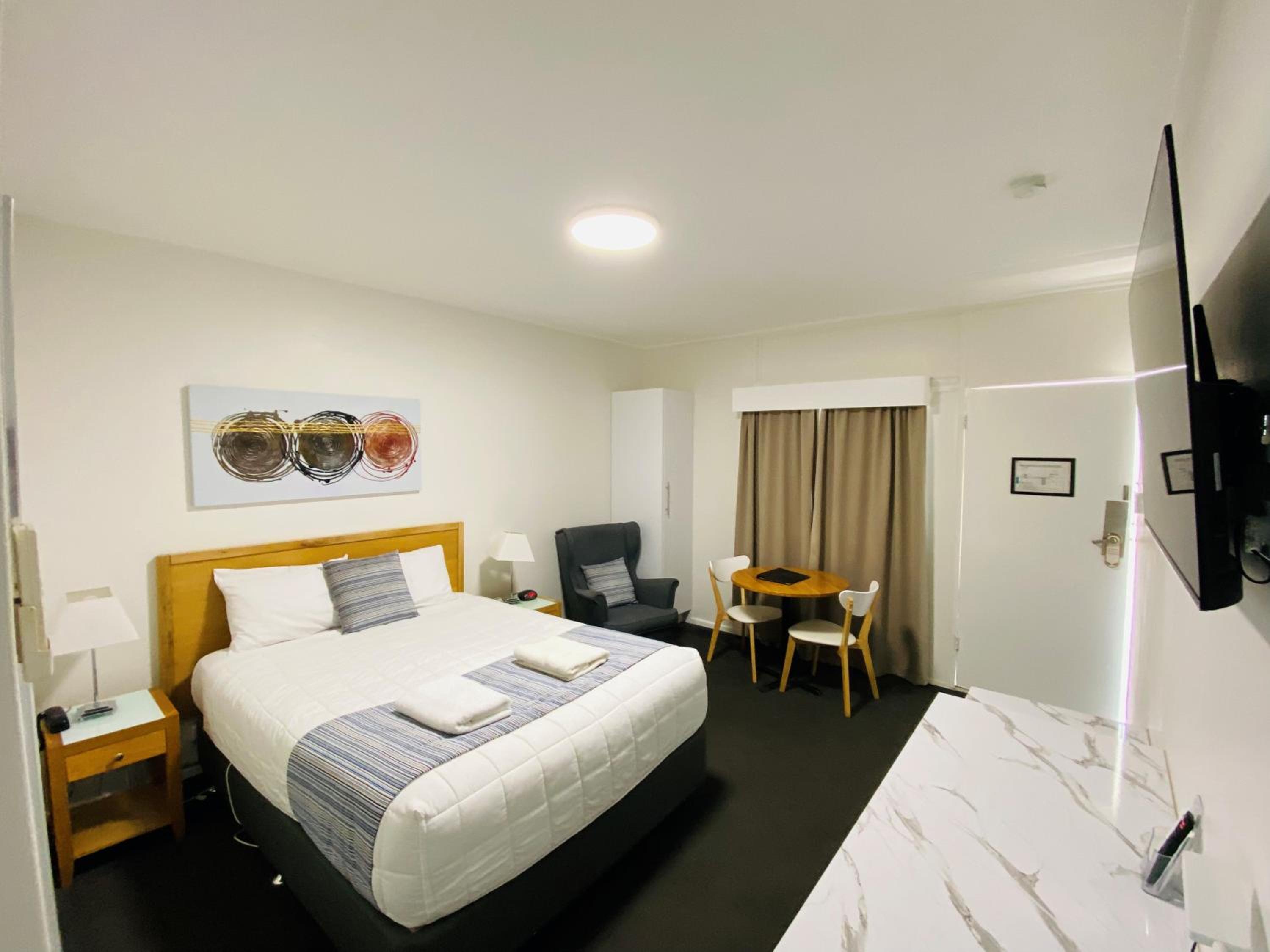 Colonial Lodge Motor Inn