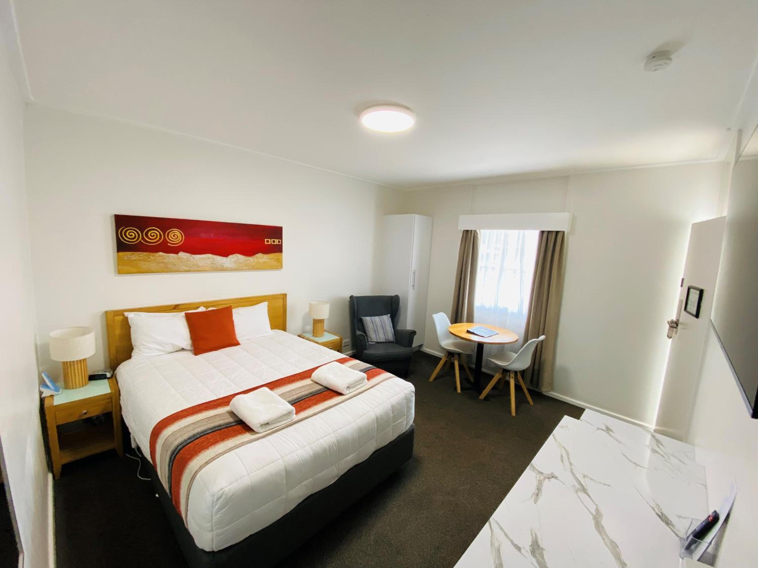 Colonial Lodge Motor Inn