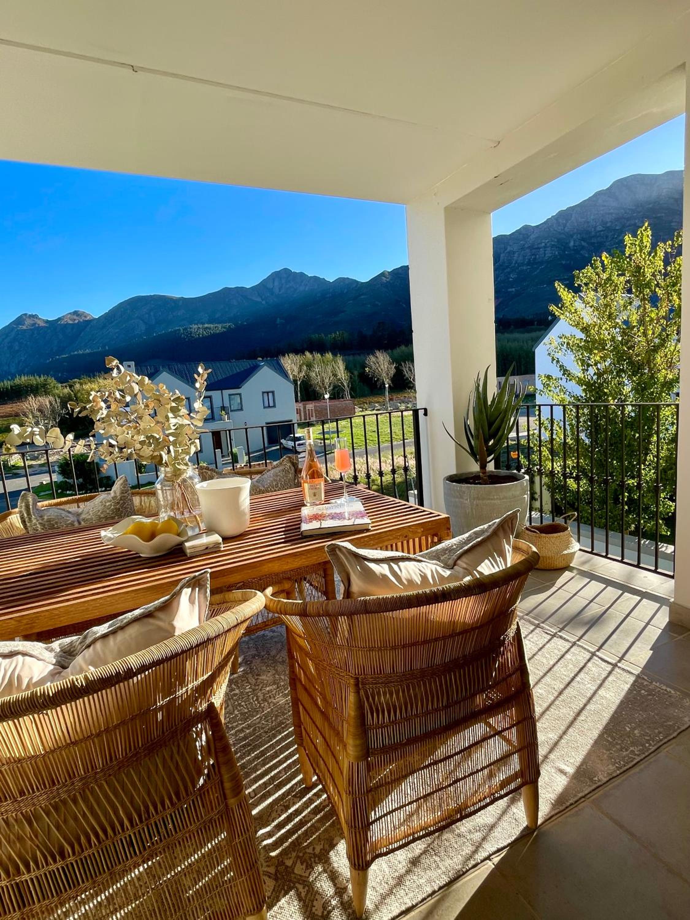 Lush garden 3 bedroom house