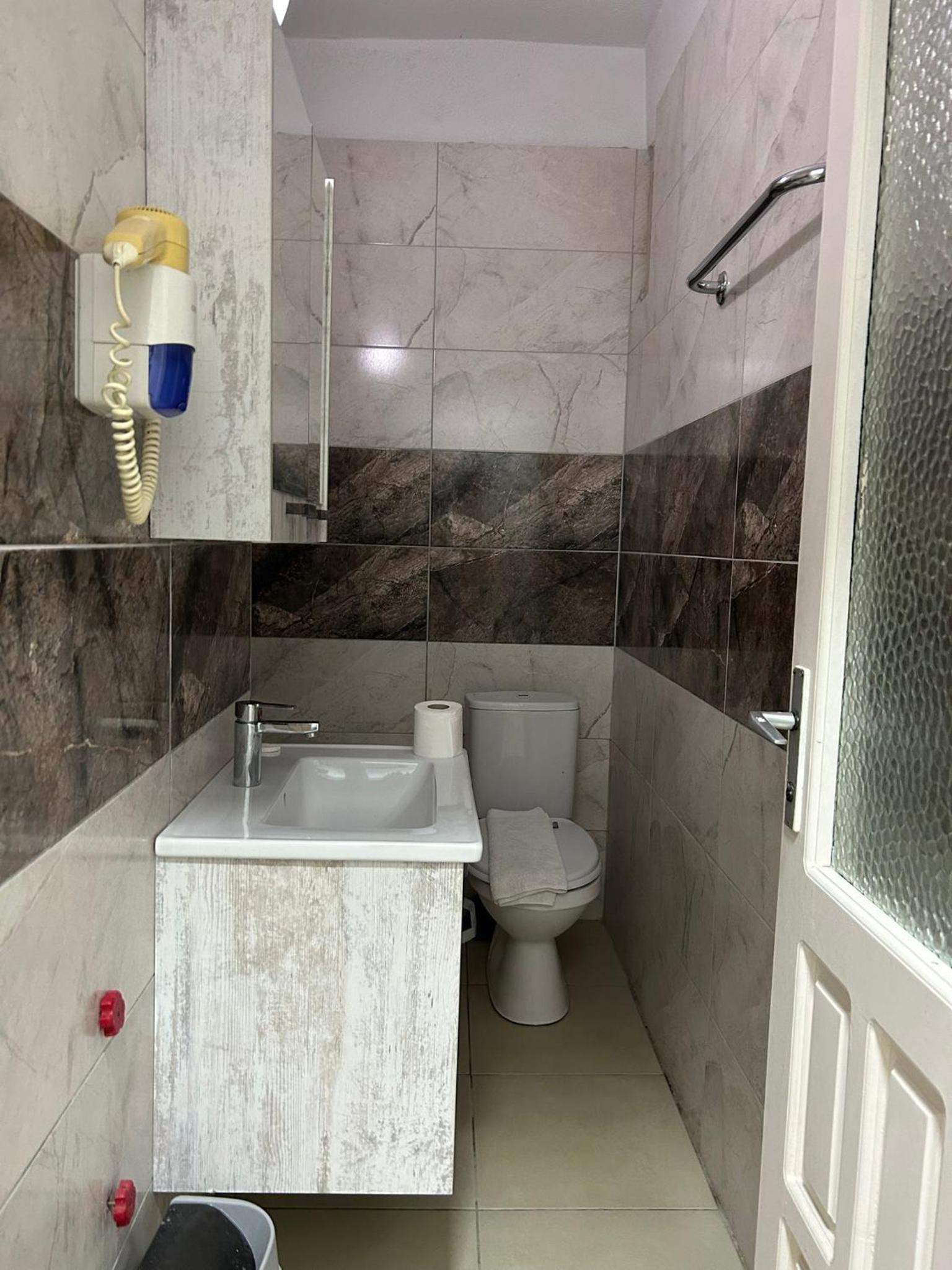 Rosella Hotel - Image 42