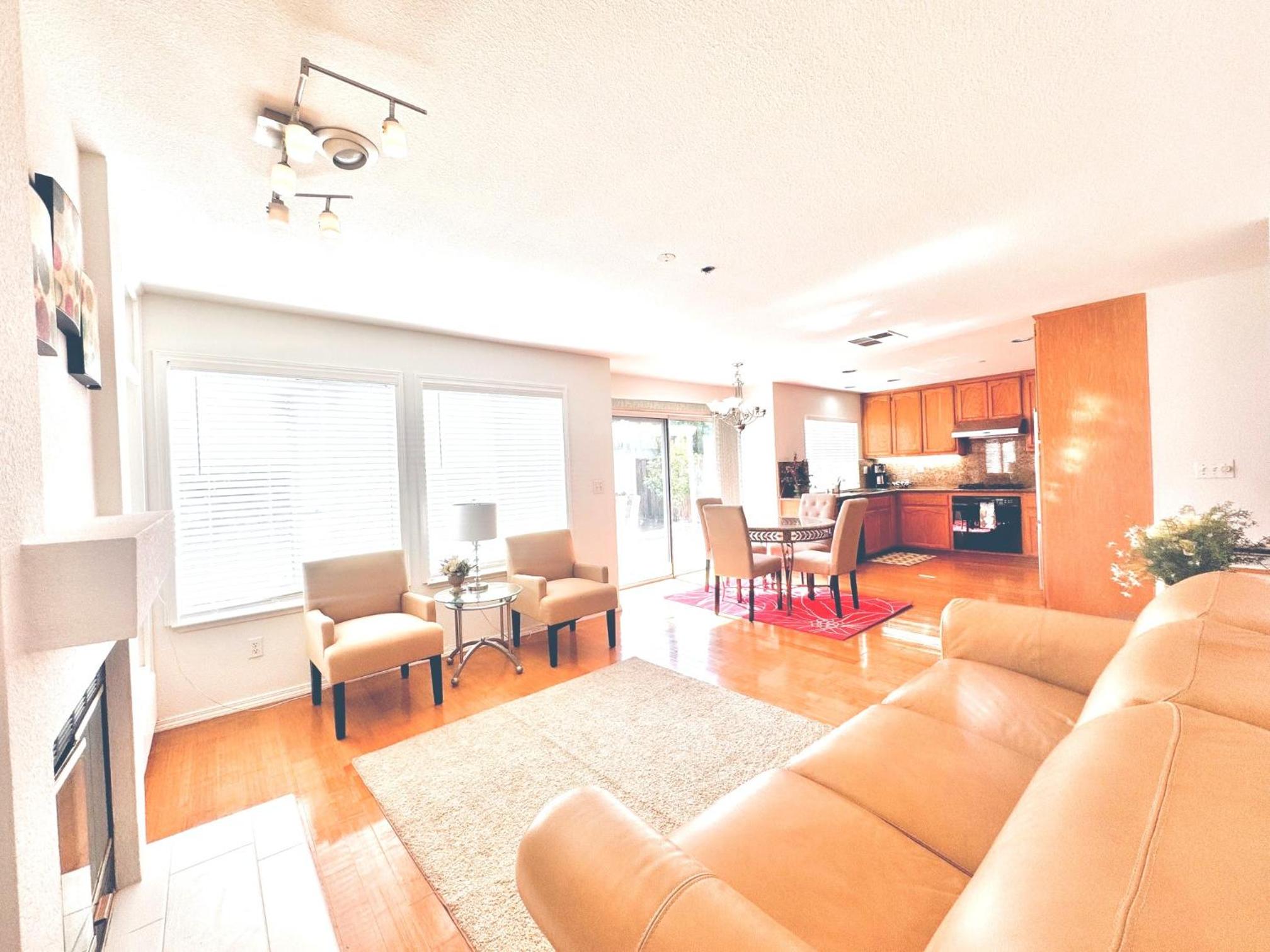 San Jose Vacations - Furnished 4BD-3BA Union City Home Central Location - Property Image 5