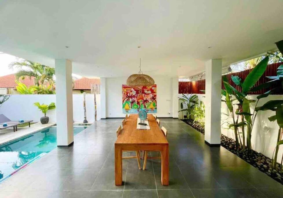 Beautiful modern villa in the heart of Seminyak view 4