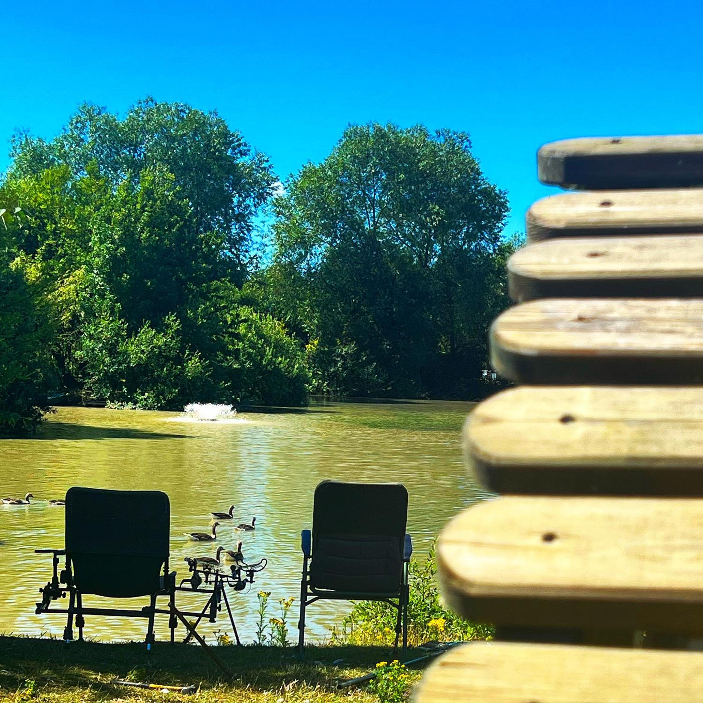 Yellowrush Lodge - Yellowtop Country Park - Hot Tub - Yorkshire view 2