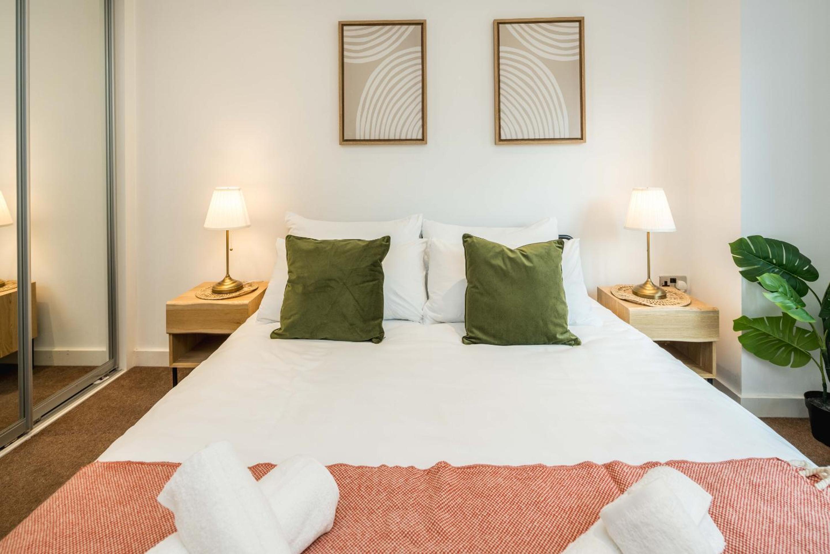 Shoreditch Apartments by Sleepy