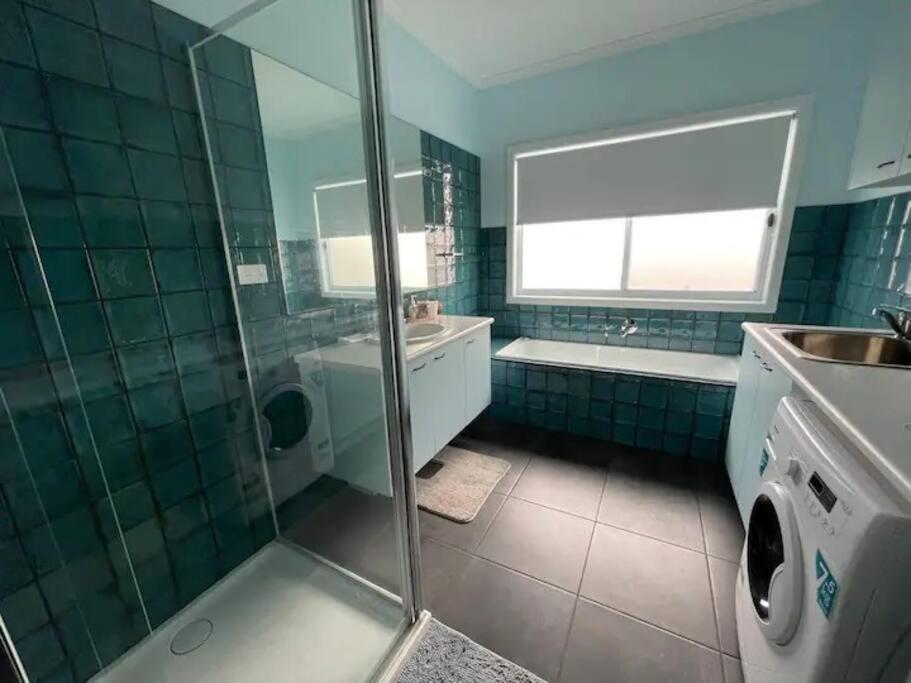 Ocean Blue - Linen, WiFi and Pet Friendly