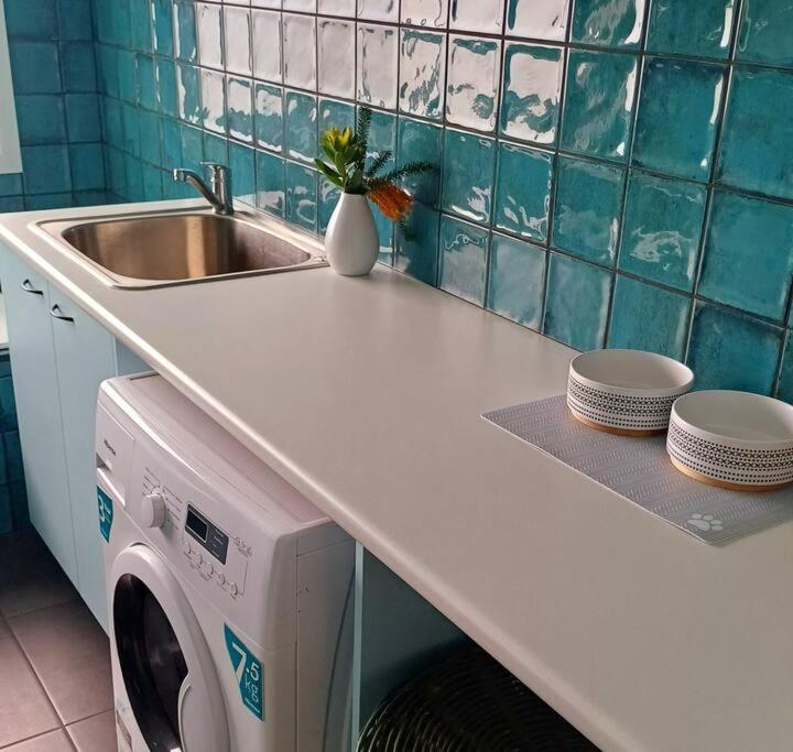 Ocean Blue - Linen, WiFi and Pet Friendly