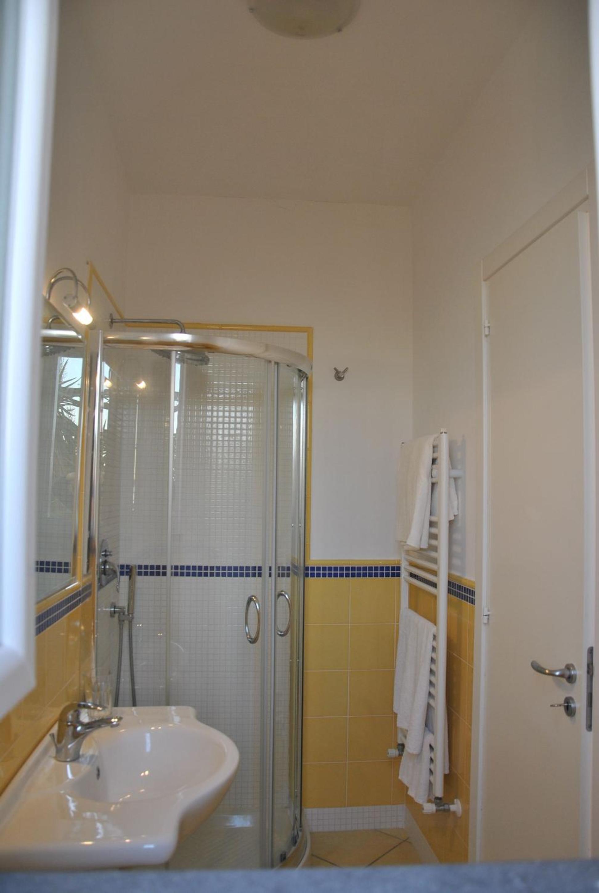Photo 43